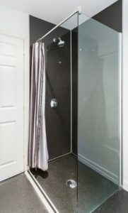 Shower room 1b